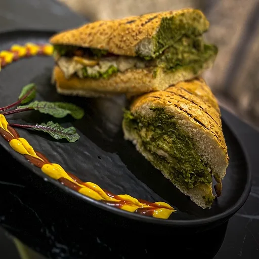 ساندویچ مرغ پستو