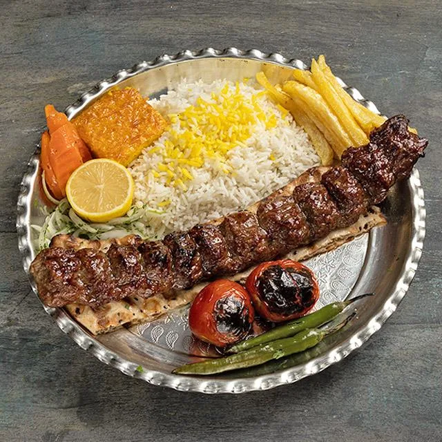 چلو کباب لقمه