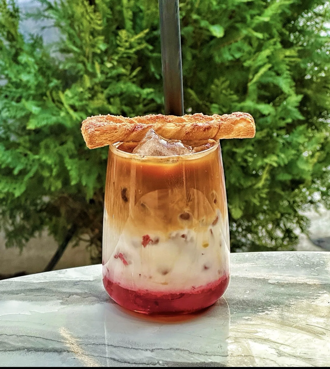 استرابری آیس لاته | strawberry ice latte