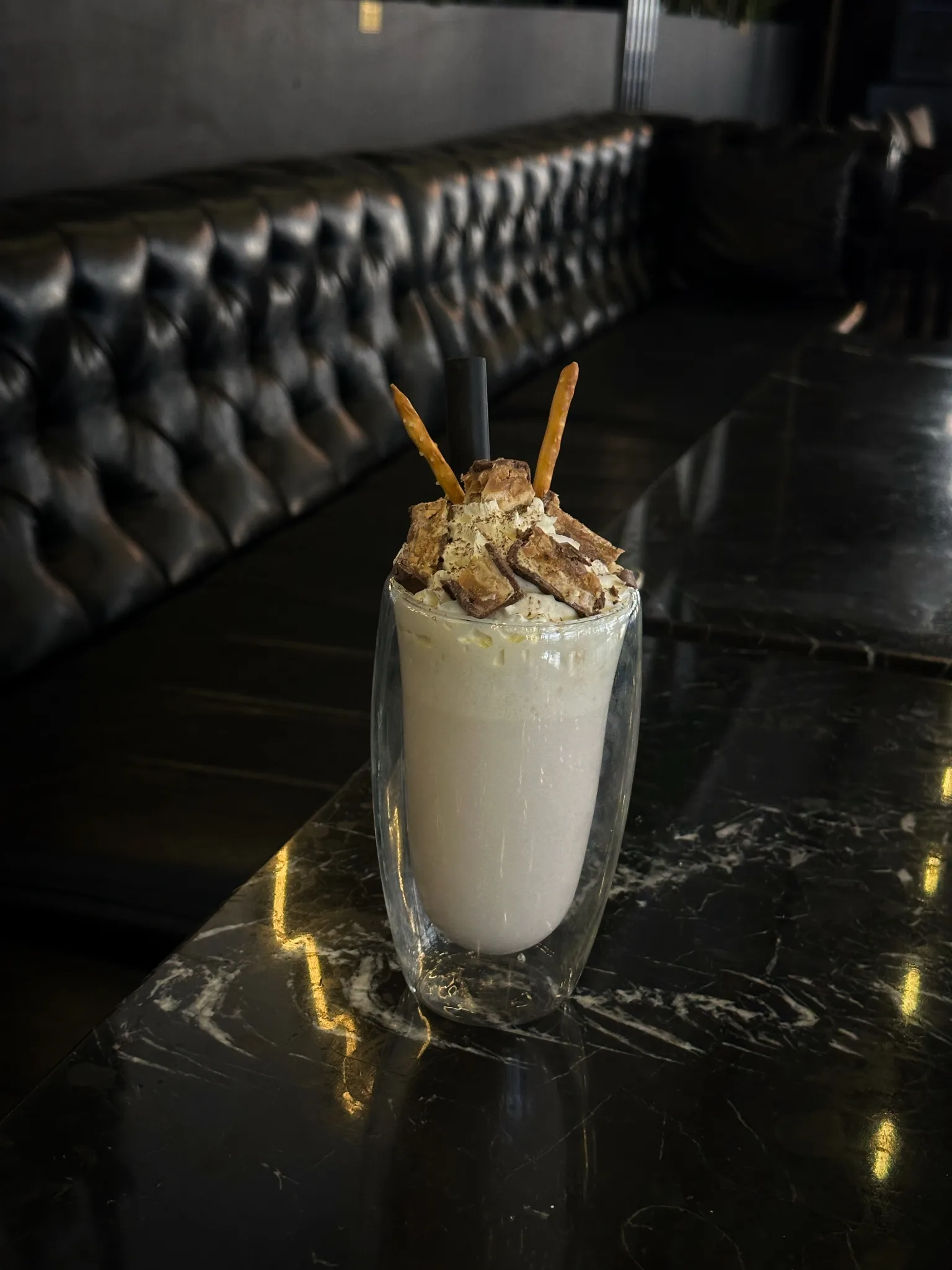 شیک اسنیکرز | snikers shake