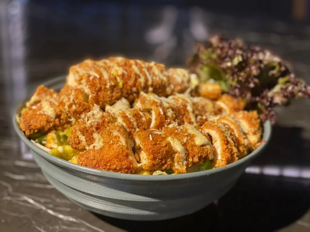 سالاد سزار با رول سوخاری |  Frieed Roll Caesar Salad