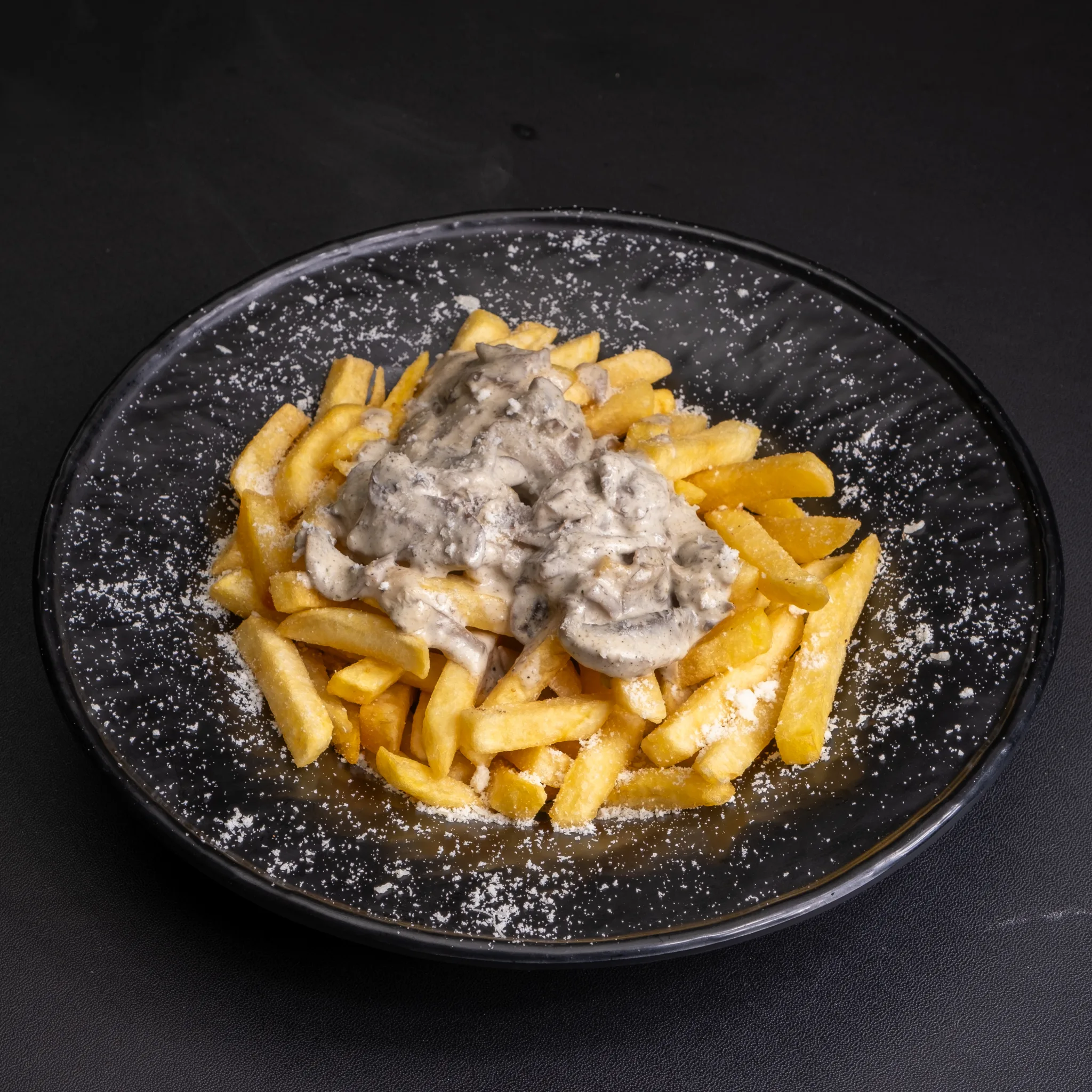 سیب با سس قارچ french fries with mushroom sauce