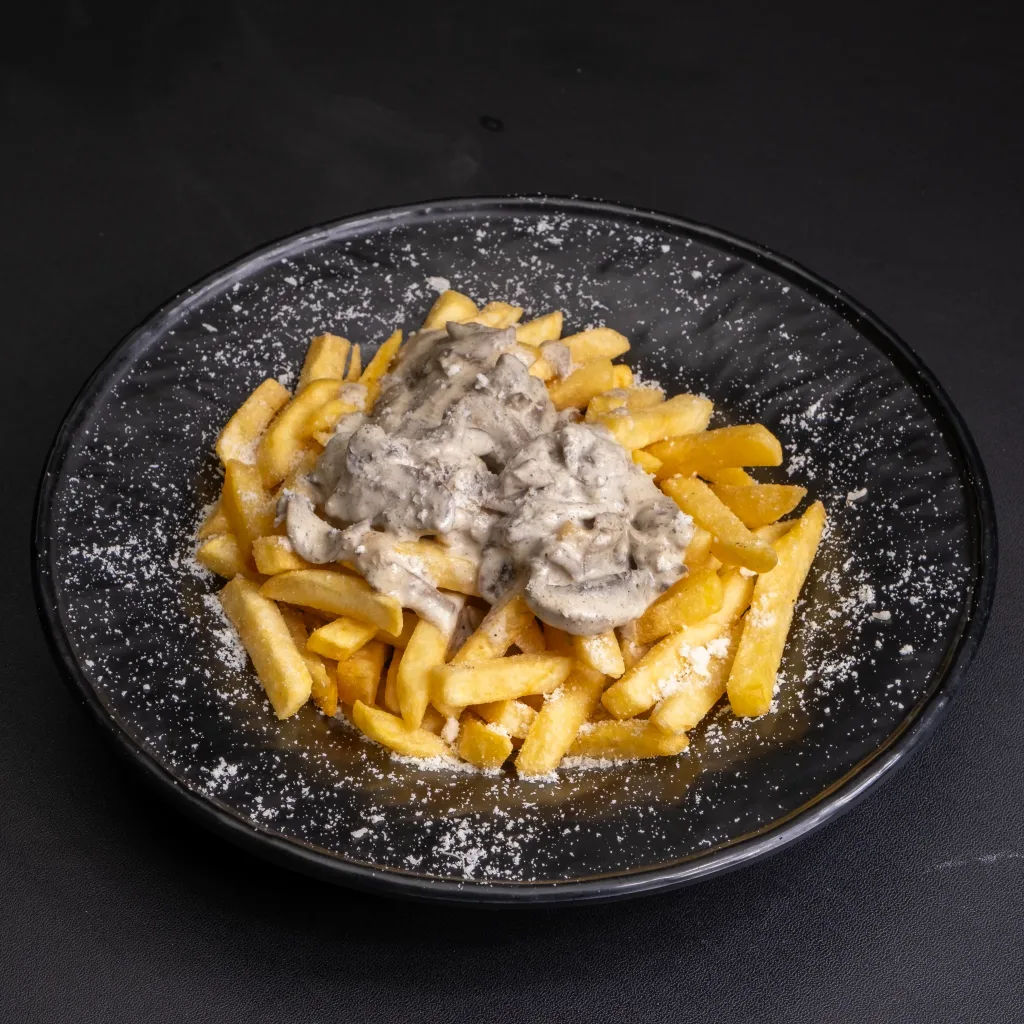 سیب با سس قارچ french fries with mushroom sauce