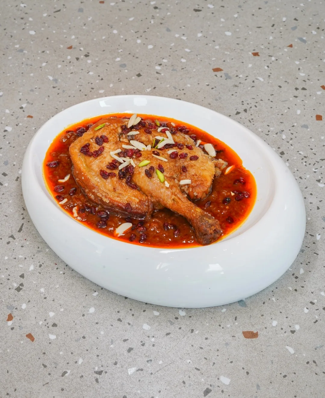 خوراک جوجه طلایی با سس زرشک
