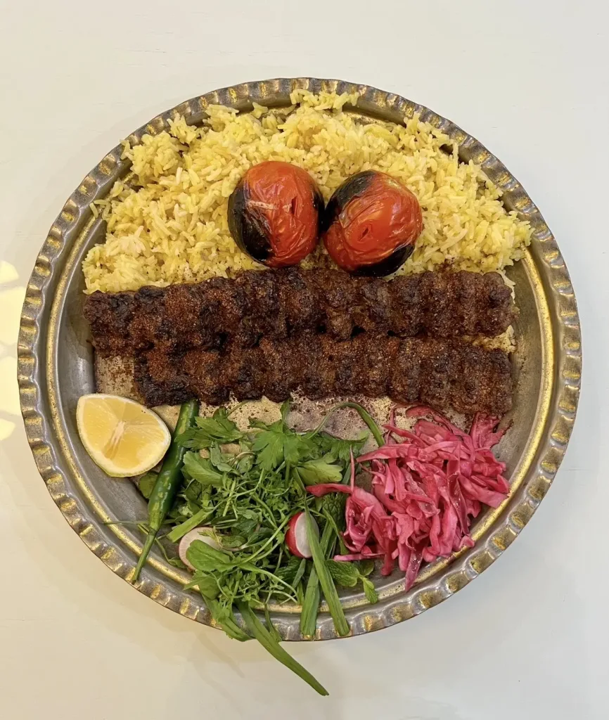 کباب محشی با برنج عربی (دو سیخ)