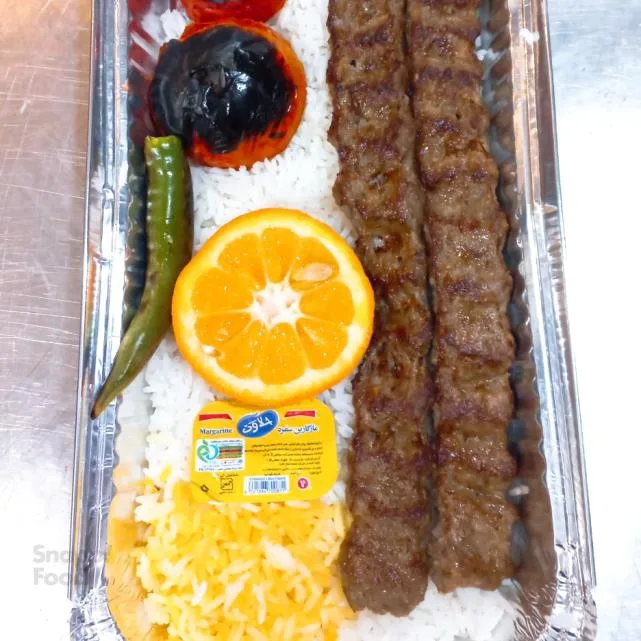 چلو کباب کوبیده (دو سیخ)