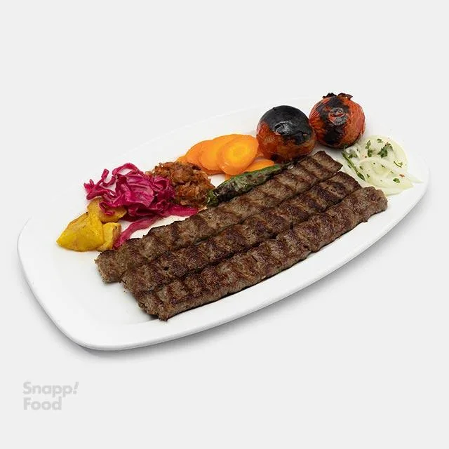 خوراک کباب کوبیده (سه سیخ)
