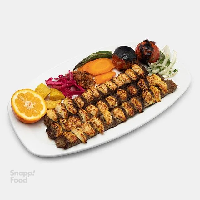 خوراک کباب کوبیده نگین دار (سه سیخ)