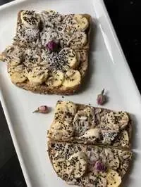 تست کره بادام زمینی با موز