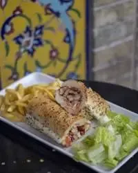 ساندویچ مرغ با سس باربیکیو