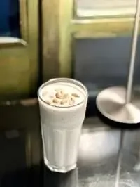 شیک بادام‌زمینی