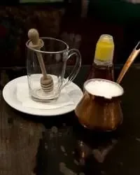شیر عسل